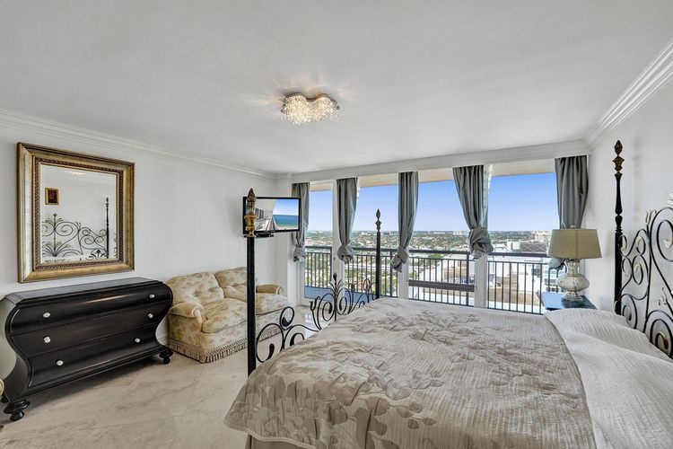 Plaza South #25H image #25