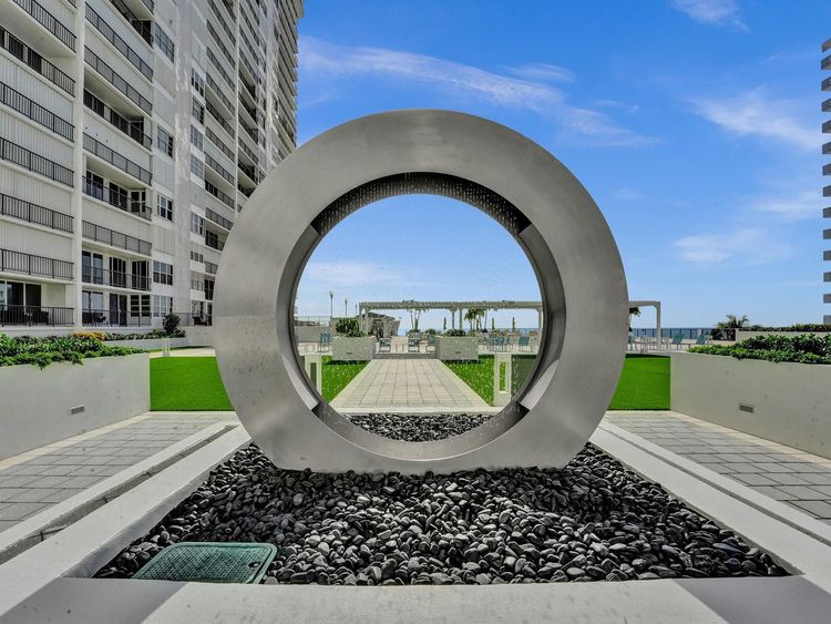 Plaza South #25H image #32