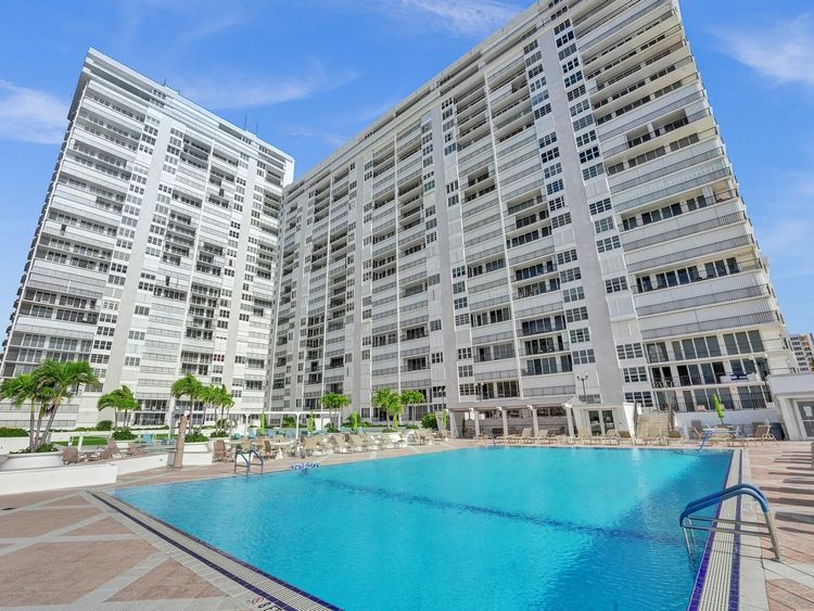 Plaza South #25H image #38