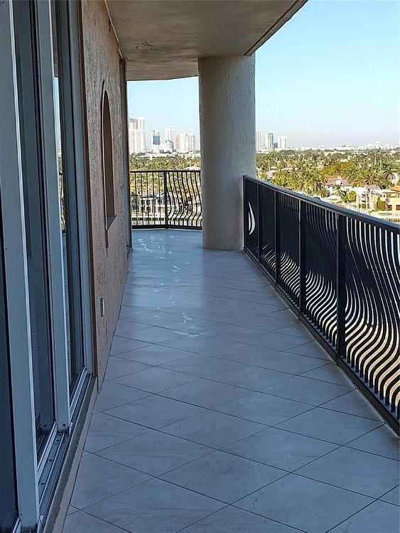 Jackson Tower #1005D image #21