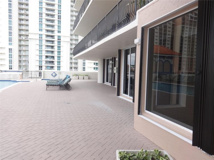 Jackson Tower #1005D image #32