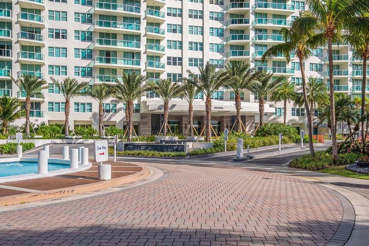 Hamptons South image #4