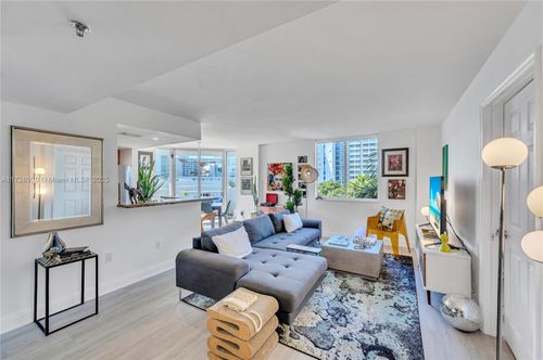 Bayview Plaza #508